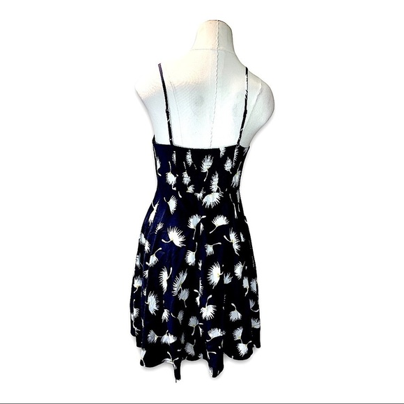 Floral Sundress Navy Blue Sz S Smocked Fit Flare
Tank Dress Feminine - Picture 3 of 11